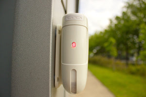 GJD Pearl Curtain Detector Anti-Masking 10.587GHz c/w T Bracket White